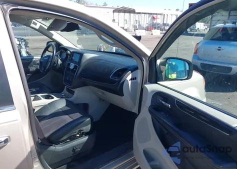 2013 Chrysler Town & Country Touring-L z USA, uszkodzony, nr VIN 2C4RC1CG1DR801836